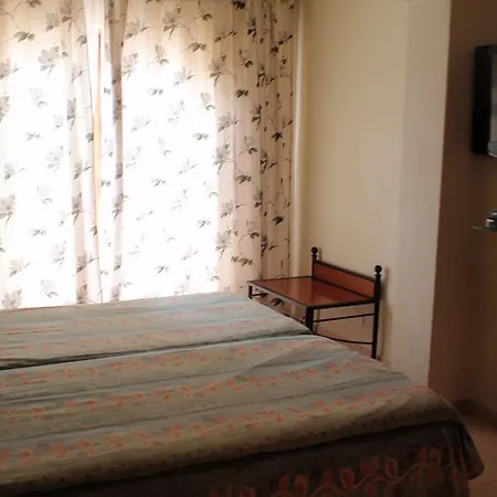 2br Apt Los Geranios *